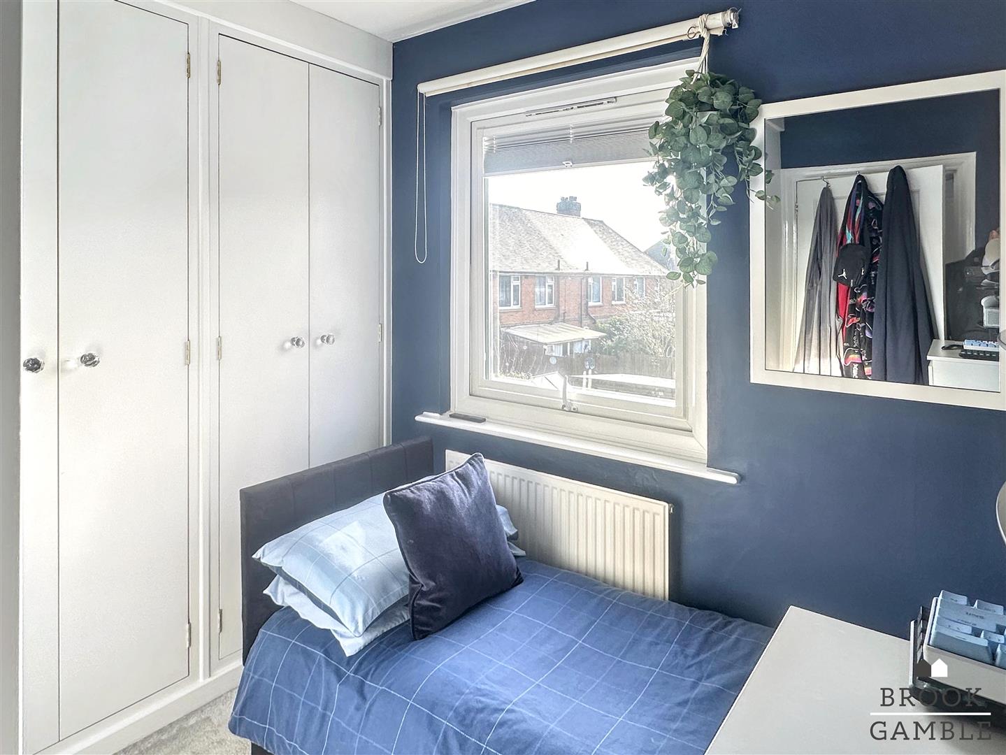3 Bedroom House. Downs Avenue in Eastbourne, East Sussex 12